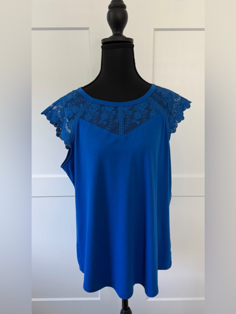 NWT Miholl Lace Scalloped Edge Cap-Sleeve Top in Royal Blue, XL - Picture 2 of 8
